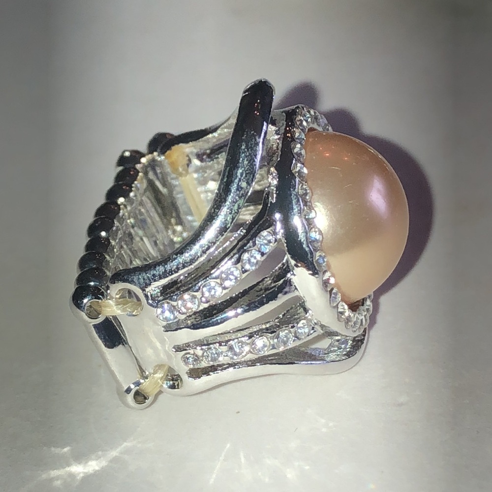 Peach Faux Pearl Rhinestone Halo Silver Tone Ring - Picture 2 of 5